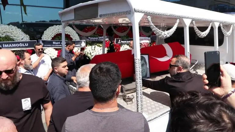 Usta oyuncu Zihni Göktay için Harbiyede tören düzenlendi