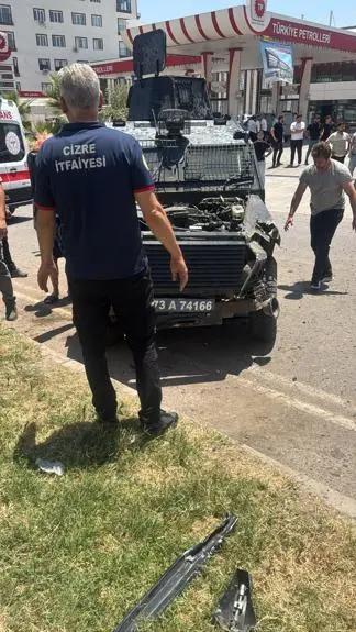 Şırnakta zırhlı araç, takla attı; 2 polis yaralı