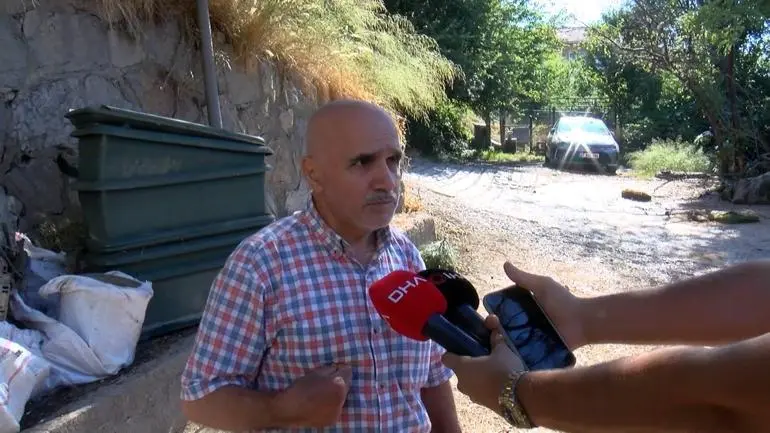 Üsküdarda forklift evin bahçesine düştü: sürücü hayatını kaybetti