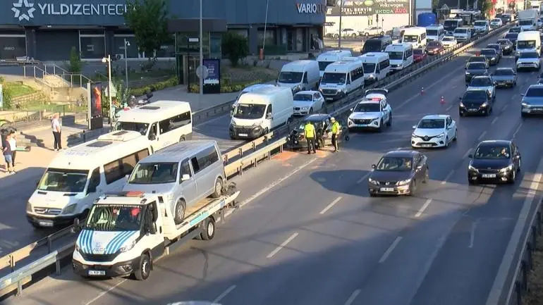 Pendik’te zincirleme kaza: 2 yaralı