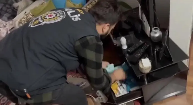 Rojin Kabaiş’in ailesinin de aralarında olduğu ailelere tehdit ve şantaja 2 tutuklama