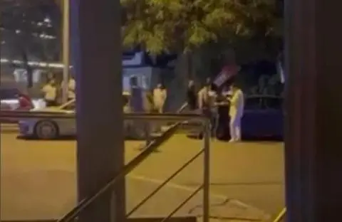 Avcılarda aracına bindiği sırada silahlı saldırıya uğradı