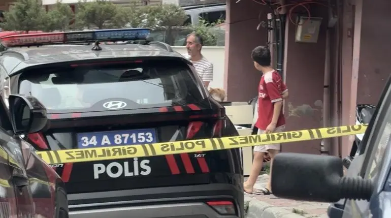 Kağıthane’de Azerbaycanlı kadın evinde ölü bulundu; birlikte yaşadığı adam ihbardan önce evden ayrıldı iddiası
