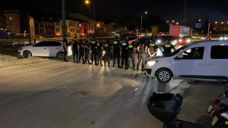 Düğünde iki grup arasında bıçaklı müzik kavgası: 3 yaralı