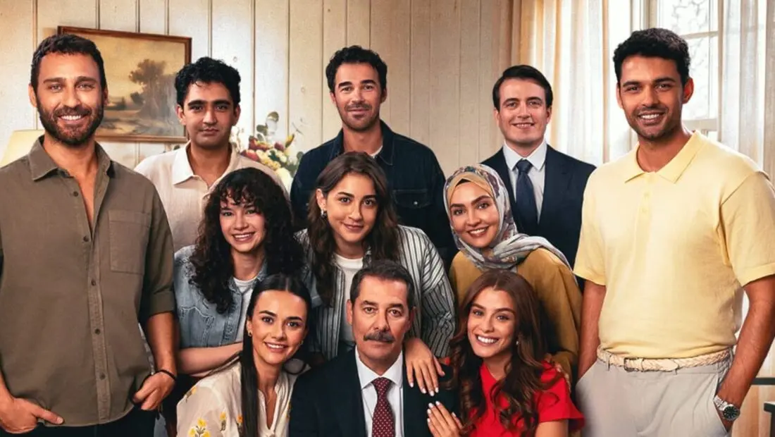 Evlilik Güzeldir” dizisinin afişi görücüye çıktı – Birsen Altuntaş