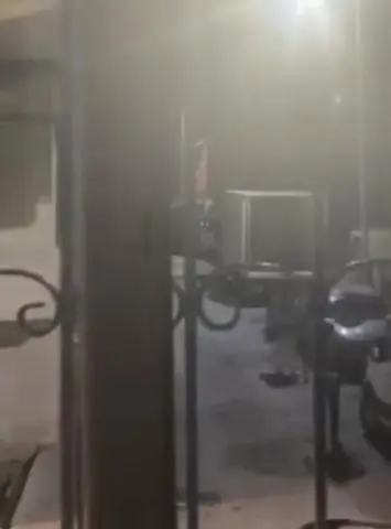 Esenlerde hakkında kayıp ihbarı olan kız, polisi görünce boğazına bıçak dayadı