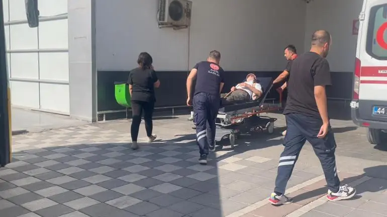 Otobüste fenalaşan yolcuyu şoför hastaneye yetiştirdi
