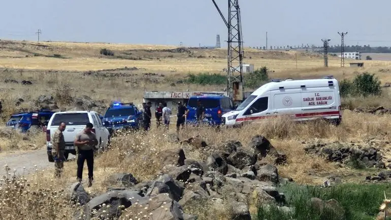 Diyarbakır’da arazide kadın cesedi bulundu; 2 gözaltı