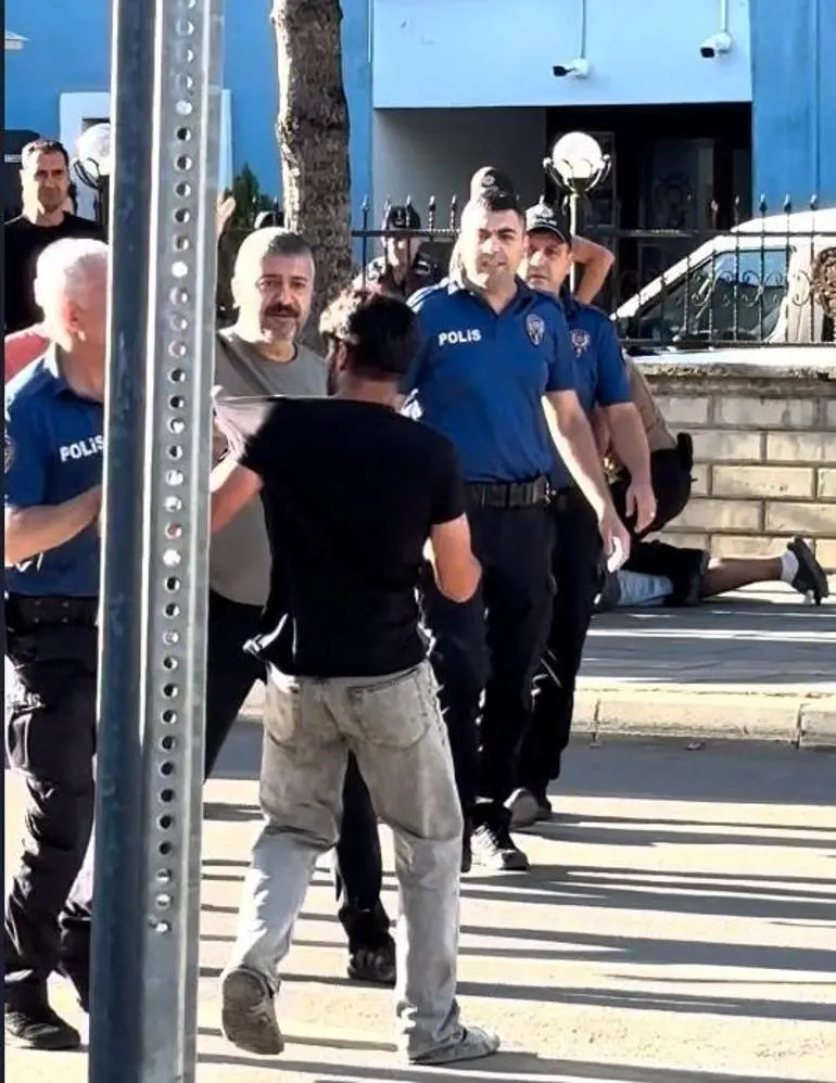 İnşaatta başlayan kavga polis merkezi önünde devam etti