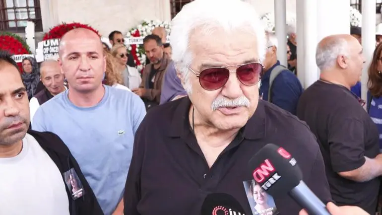 Oyuncu Gülsen Tuncer Şişli Camiinden son yolculuğuna uğurlandı