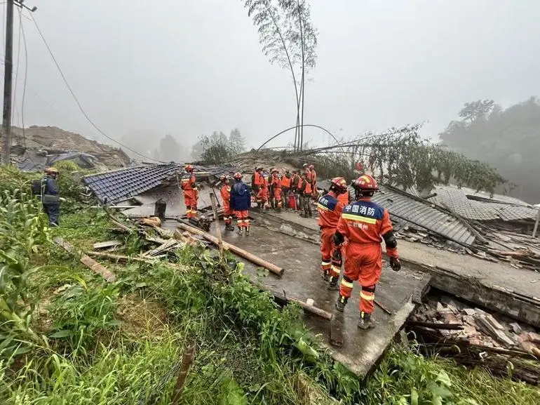 Çin’de heyelan: 3 ölü, 9 kayıp
