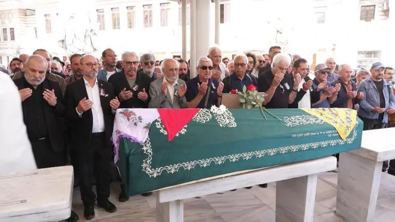 Oyuncu Gülsen Tuncer Şişli Camiinden son yolculuğuna uğurlandı