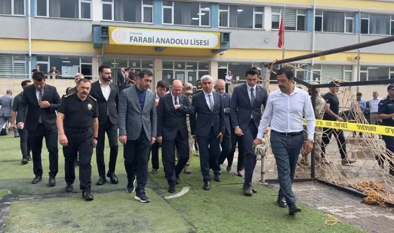 Okul bahçesinde tartıştığı öğretmen amcasını öldürdü