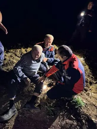 Evden çıktıktan sonra kayboldu, dağda uyurken bulundu