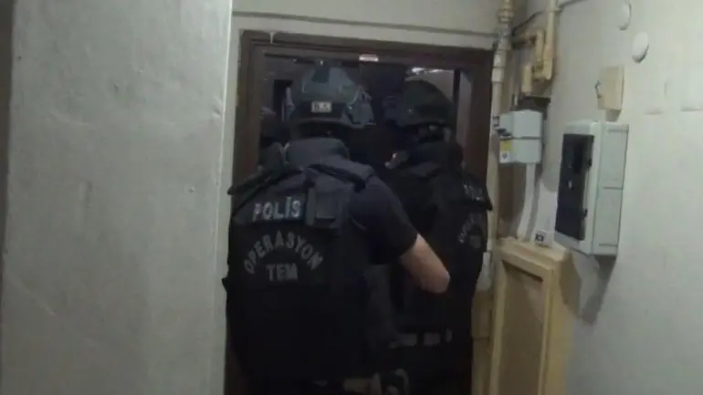 İstanbulda DEAŞa finans sağlayan şüphelilere operasyon: 9 gözaltı