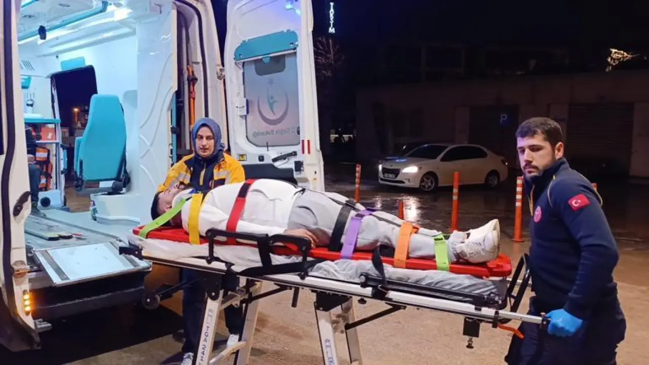 Bursada 2 otomobilin, kafa kafaya çarpıştı: 3 yaralı