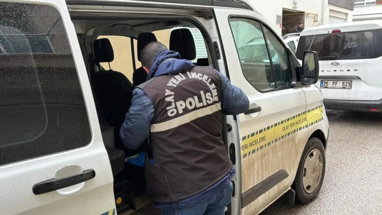 Yalnız yaşadığı evinde ölü bulundu