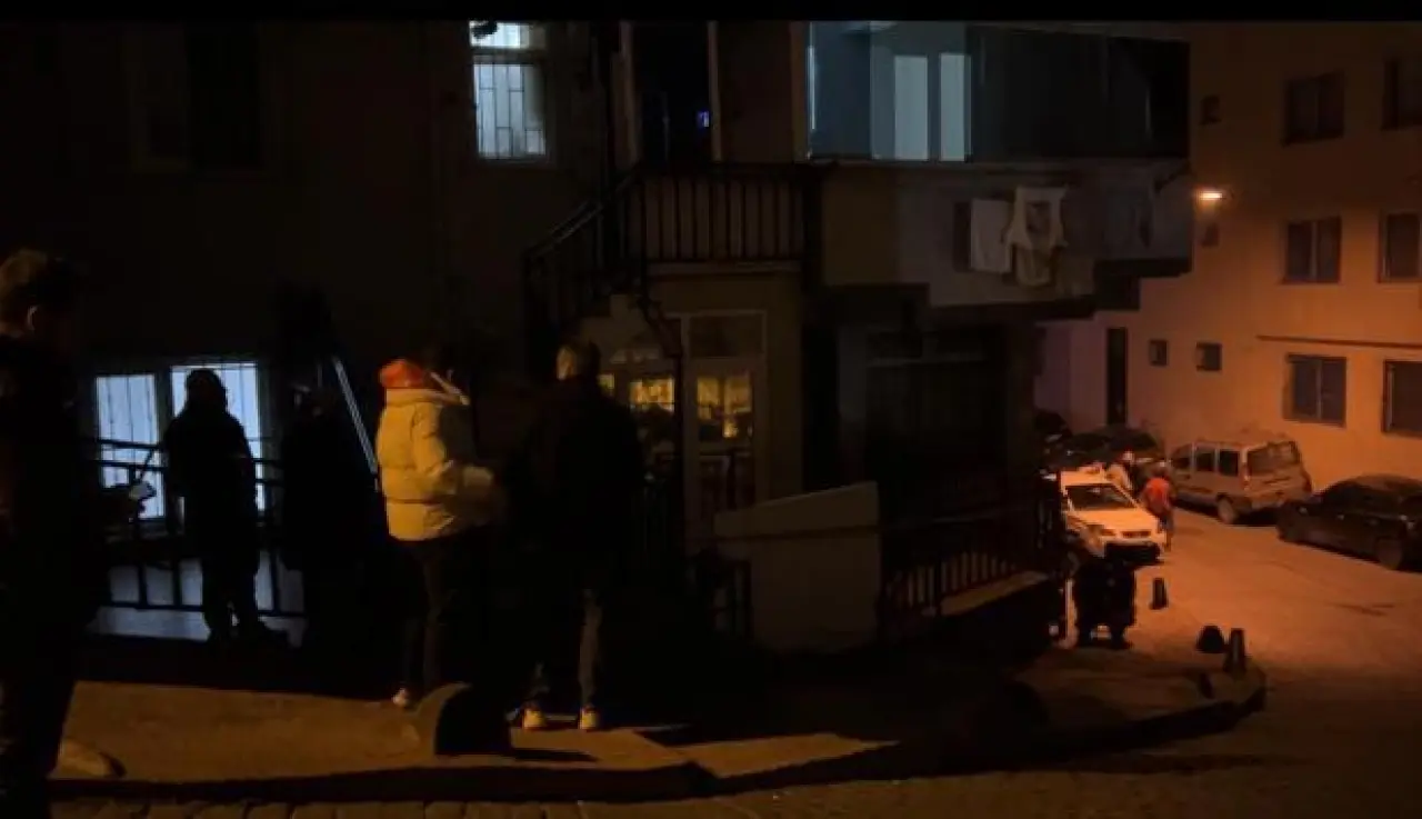 Beyoğlunda evde tartıştığı oğlunu öldürüp intihar etti; cesetleri yeğeni buldu