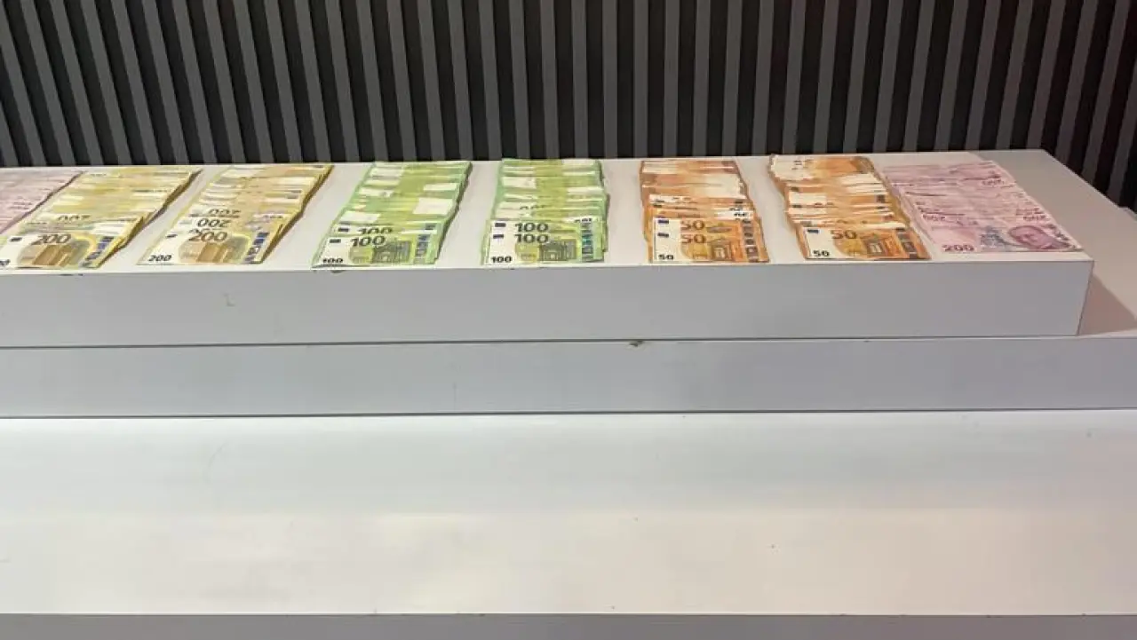 Esenyurtta telefonda kendilerini polis olarak tanıtarak dolandırıcılık yapan 3 kişi tutuklandı