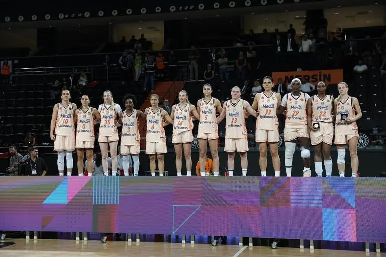 Şampiyon Fenerbahçe Tarfin, kupasını aldı