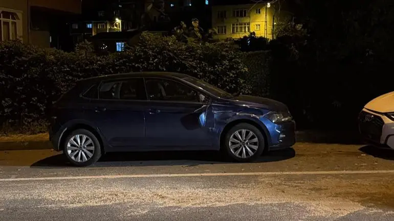 Sarıyer’de otomobil park halindeki 6 araca çarptı: 3 yaralı