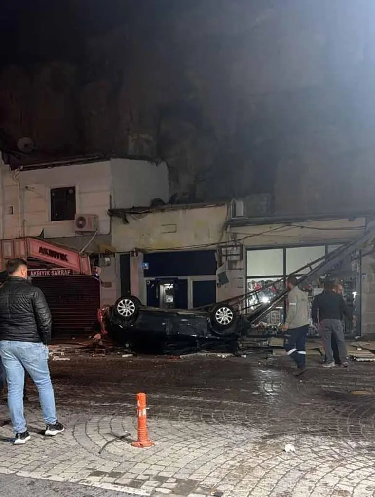 Kayseri’de 50 metre yükseklikten iş yerlerine düşen otomobilin sürücüsü yaralandı