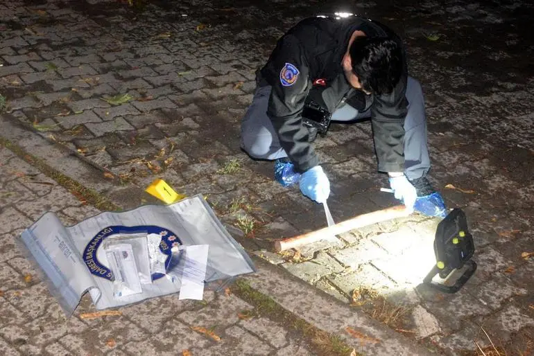 Kahramanmaraşta tartıştığı iki arkadaşını bıçakla yaraladı