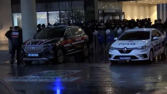 Bakırköy Belediyesine operasyon: 37 gözaltı