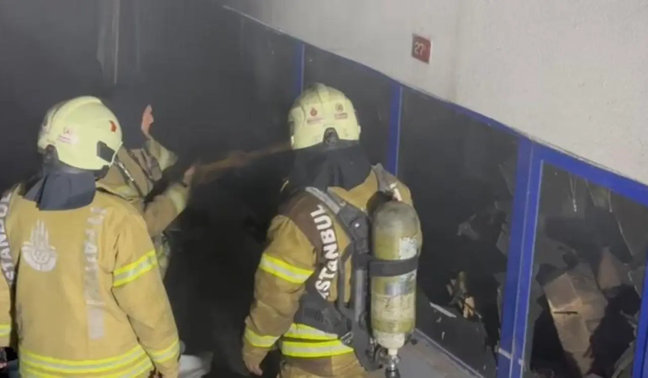 Maltepede oto tamirhanesinde yangın; 3 kişi dumandan etkilendi