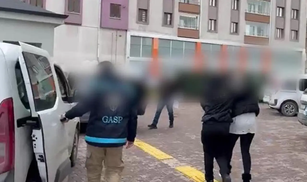 Kayseri’de iş insanına uygunsuz görüntülerle şantaj yapan 3 kişi yakalandı