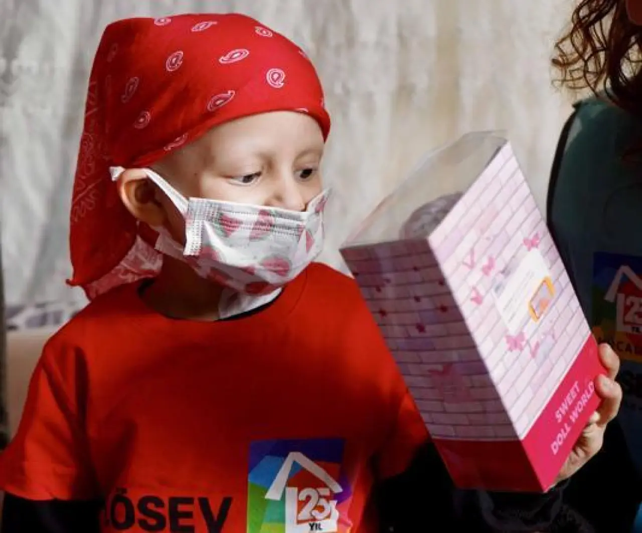 Depremde evleri yıkılan aile, lösemiyle sarsıldı