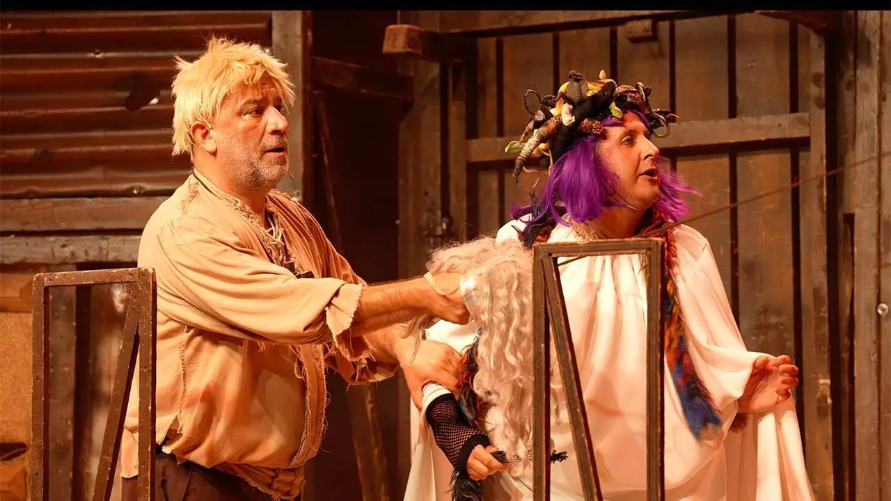 Şevket Çoruh ve İlker Ayrık ile 'Bir Baba Hamlet', 600. oyunu için 1  Ekim'de Harbiye Açıkhava'da! - Hürses