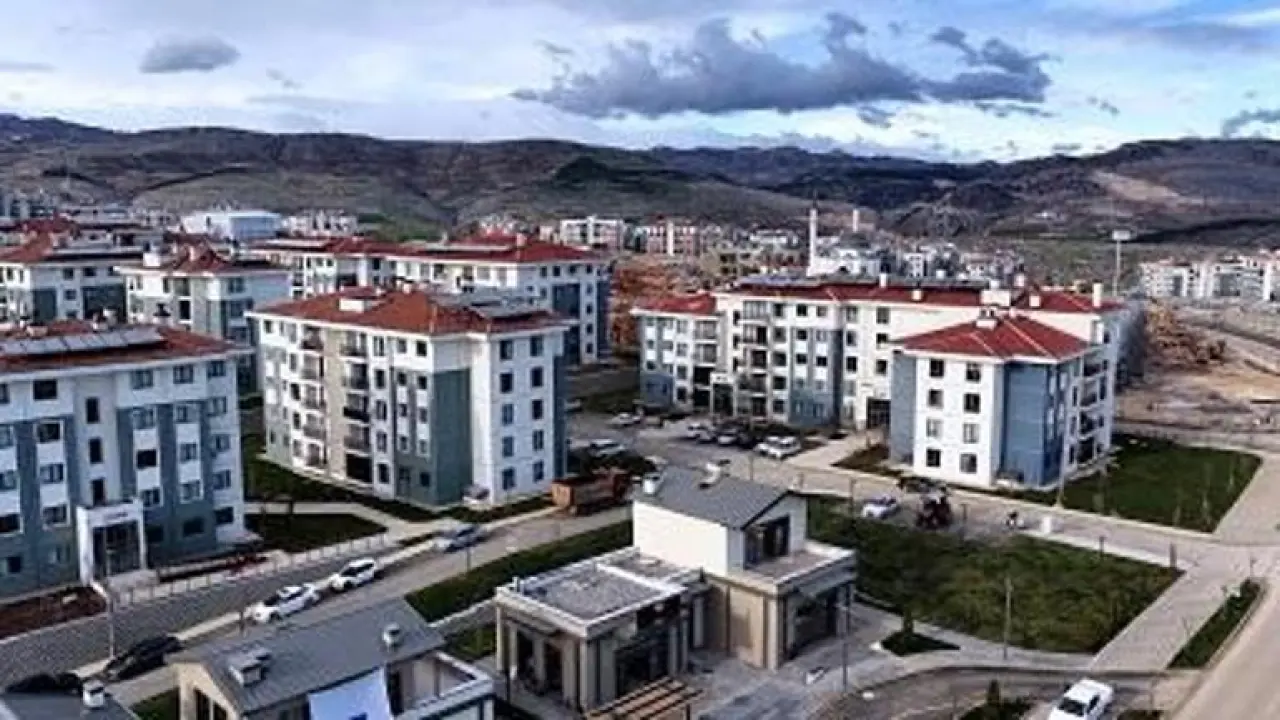 Bakan Kurum: Sadece yuvalar değil, ekmek tekneleri de inşa ettik