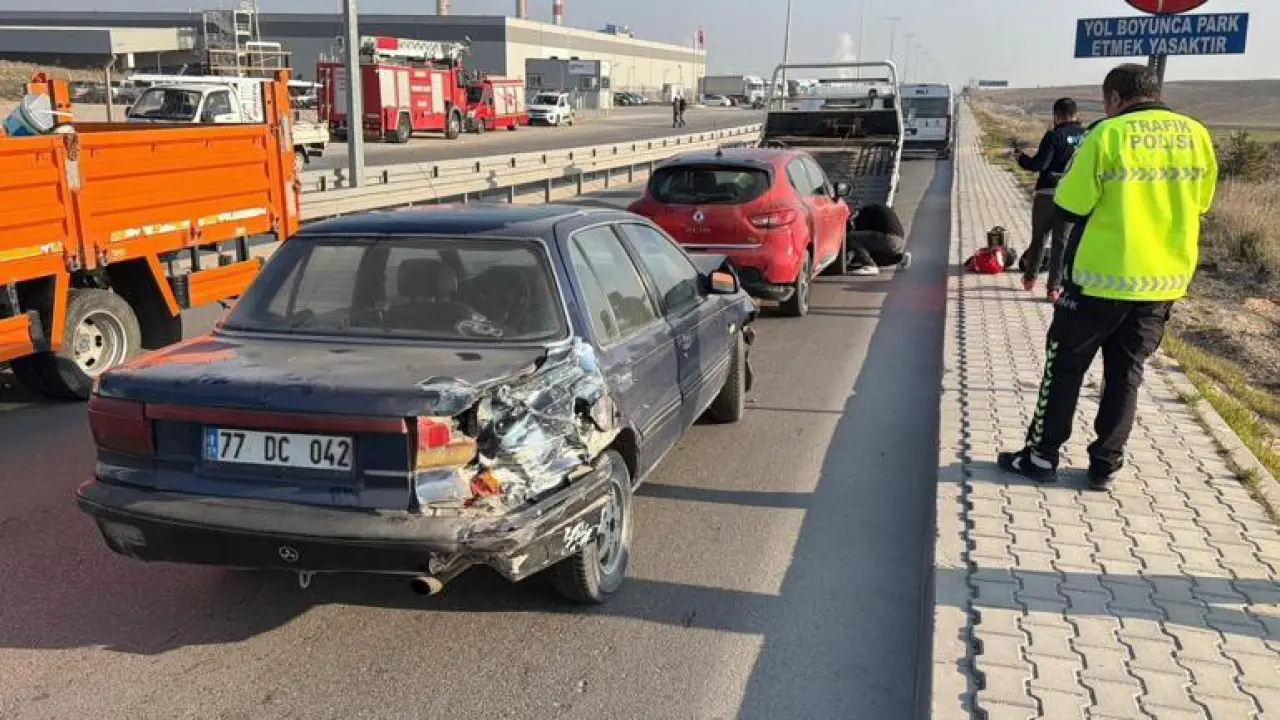 Eskişehirde TIR, 4 araca çarptı; 12 yaralı