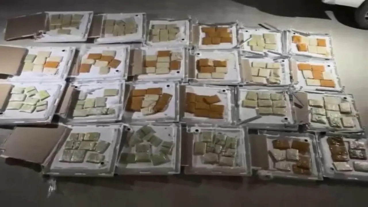 Bağcılarda duş teknelerinin arasına gizlenmiş 92,5 kilogram uyuşturucu ele geçirildi