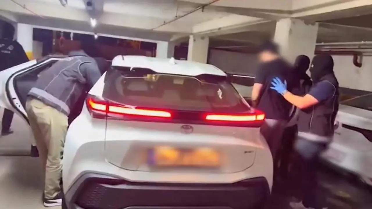 Kırmızı bülten ile aranan uluslararası suç örgütü liderinin kardeşi İstanbulda yakalandı