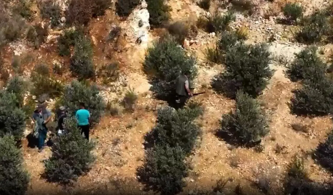 Dronla tespit edilen 9 kaçak avcı yakalandı